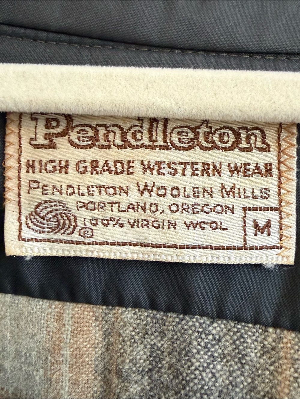 Men's Pendleton button down - Picture 3 of 4